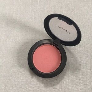 MAC Satin blush „Fleur Power“